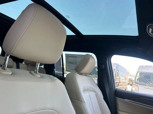 New 2026 Jeep Grand Cherokee Limited w/ Limited Altitude Package image 16