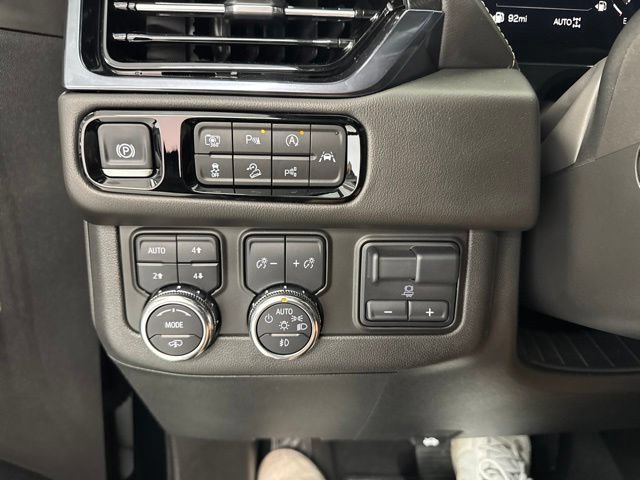 Used 2025 GMC Yukon AT4 w/ Premium Trailering Package AWD/4WD image 44