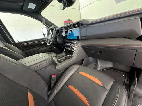 Used 2024 GMC Sierra 2500 AT4 w/ AT4 Premium Plus Package AWD/4WD image 32