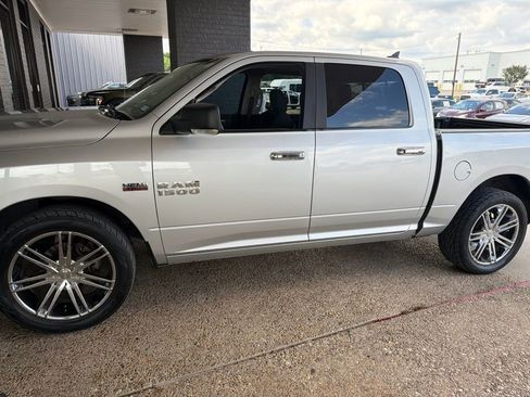 Used 2018 RAM 1500 Lone Star RWD image 1