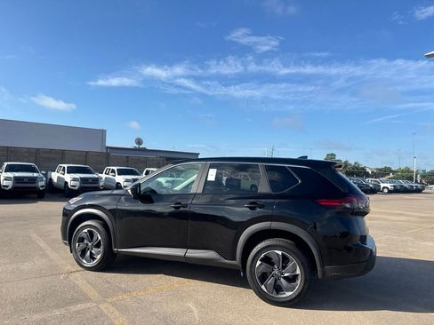 Certified 2025 Nissan Rogue SV FWD image 13