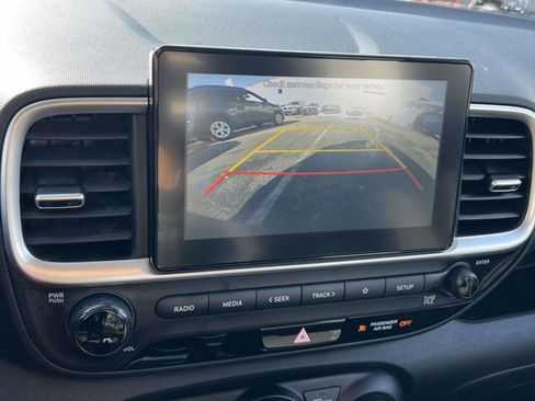 Used 2021 Hyundai Venue SEL image 26
