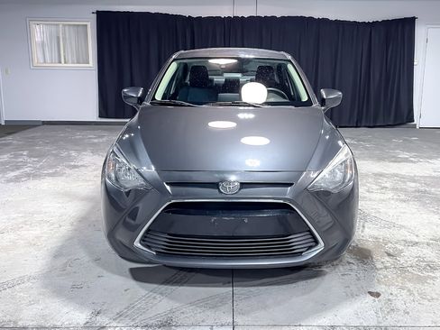 Used 2018 Toyota Yaris iA image 3