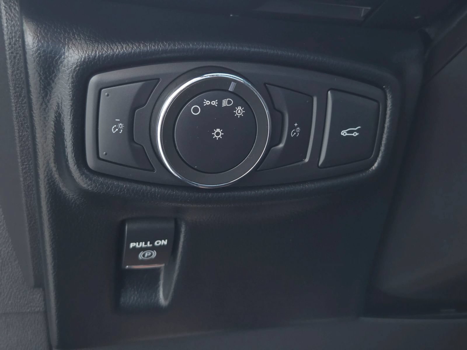 Used 2016 Lincoln MKX Reserve w/ Technology Package FWD image 32