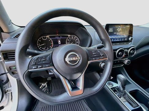 Used 2024 Nissan Sentra SV FWD image 9