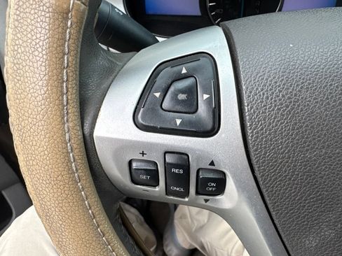 Used 2013 Ford Edge SEL FWD image 18