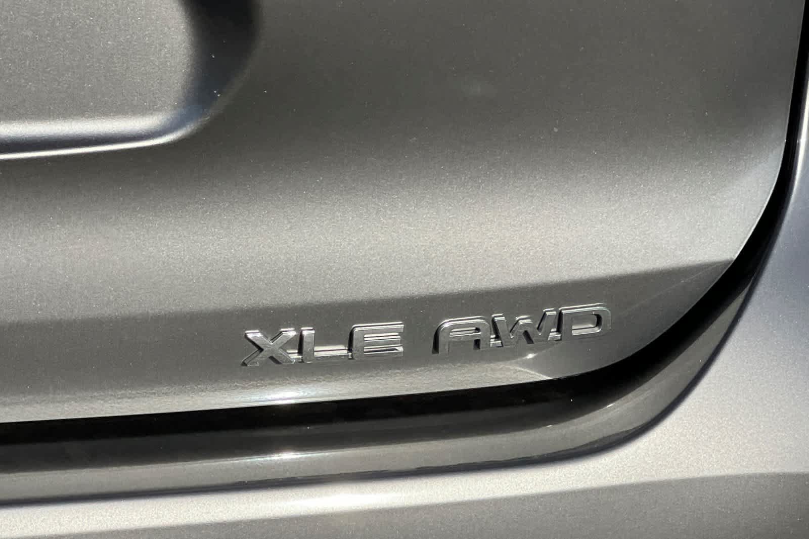 Used 2025 Toyota Highlander XLE AWD/4WD image 24