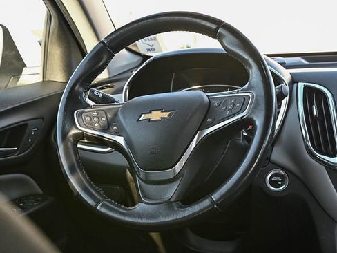 Used 2022 Chevrolet Equinox LT w/ Driver Convenience Package FWD image 17