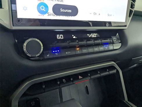 Used 2024 Toyota Tundra Limited image 18