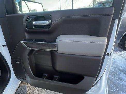 Used 2021 Chevrolet Silverado 1500 LTZ w/ LTZ Premium Package image 18