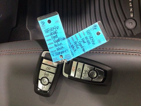 New 2025 Ford Expedition Active image 52