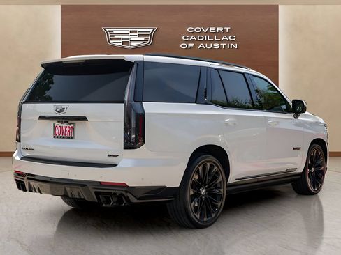 Used 2025 Cadillac Escalade V w/ LPO, ONYX Package AWD/4WD image 4