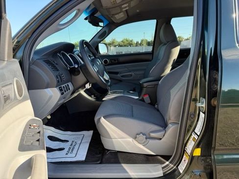 Used 2013 Toyota Tacoma 4x4 Double Cab w/ TRD Sport Pkg image 15