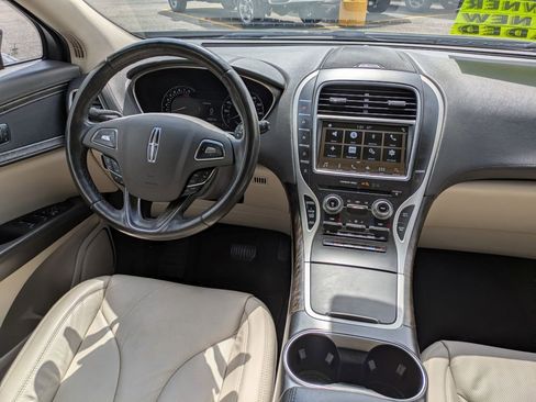 Used 2018 Lincoln MKX Reserve w/ Lincoln MKX Climate Package AWD/4WD image 15