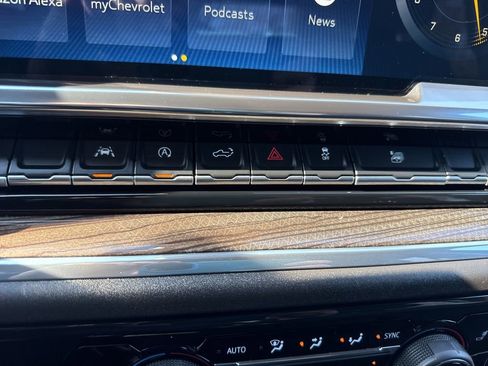 Used 2024 Chevrolet Silverado 1500 LT image 38