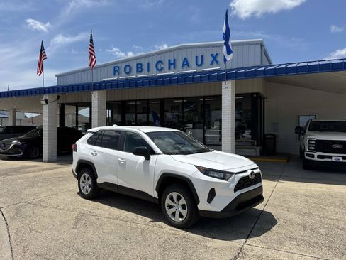 Used 2022 Toyota RAV4 LE FWD image 1