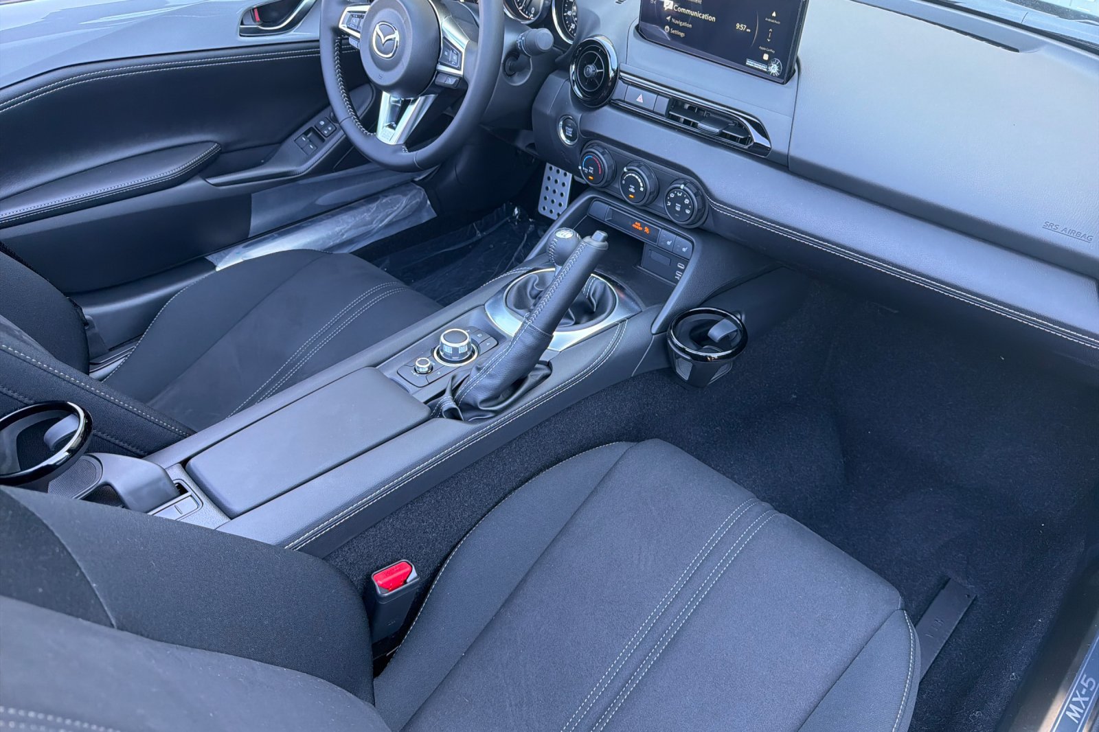 New 2026 MAZDA MX-5 Miata Club w/ Interior Package RWD image 16