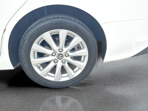Used 2018 Toyota Camry LE FWD image 18