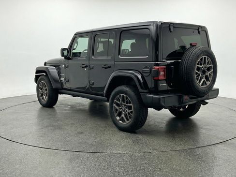 Used 2025 Jeep Wrangler Sahara image 6