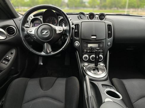 Used 2016 Nissan 370Z Coupe RWD image 11