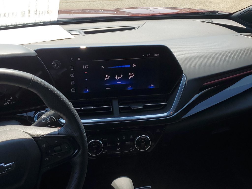 Certified 2024 Chevrolet Trax RS w/ Driver Confidence Package FWD image 29
