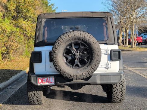 Used 2022 Jeep Wrangler Sport image 4
