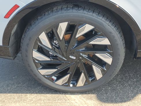 New 2026 Lincoln Nautilus Reserve w/ Jet Appearance Package image 5