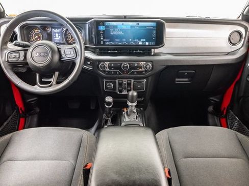 Used 2024 Jeep Wrangler Unlimited Sport AWD/4WD image 27