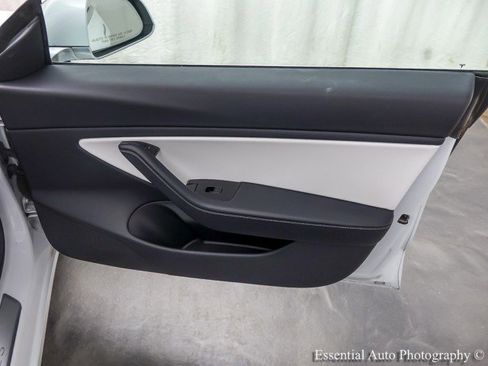 Used 2020 Tesla Model 3 Standard Range Plus image 35