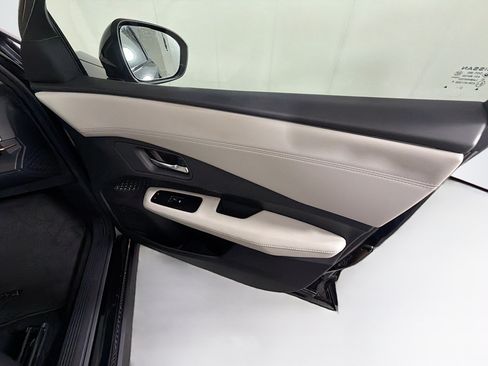 Used 2023 Nissan Ariya FWD image 31