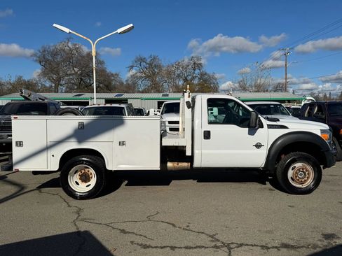 Used 2012 Ford F450 XL w/ High Capacity Trailer Tow Pkg image 3