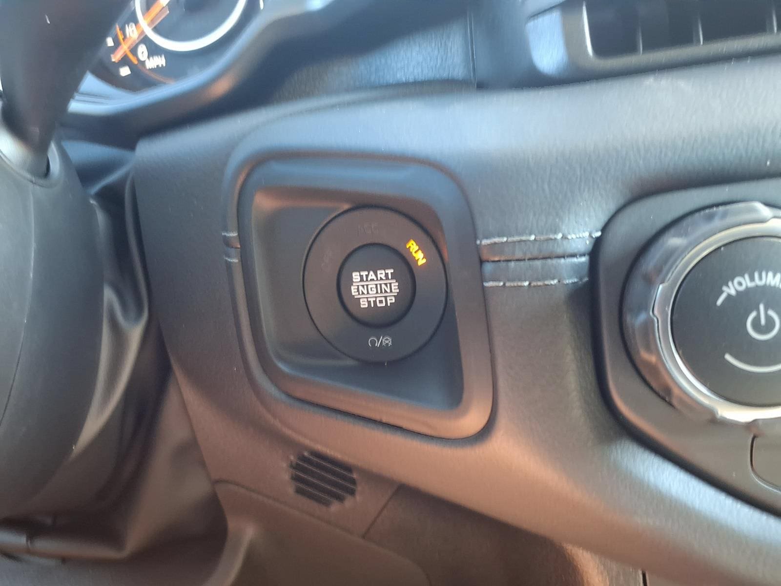 New 2026 Jeep Gladiator Sport AWD/4WD image 16