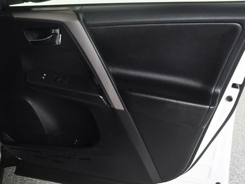 Used 2017 Toyota RAV4 XLE FWD image 25