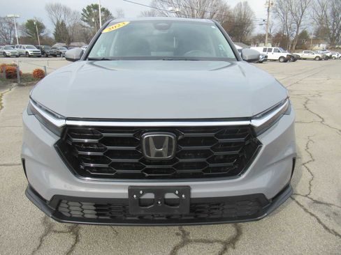 Used 2023 Honda CR-V EX image 11