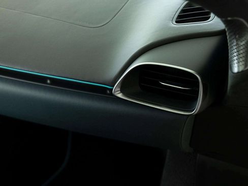 Used 2023 McLaren Artura Coupe image 23