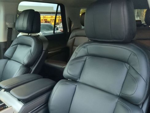 New 2026 Lincoln Navigator L Premier image 10