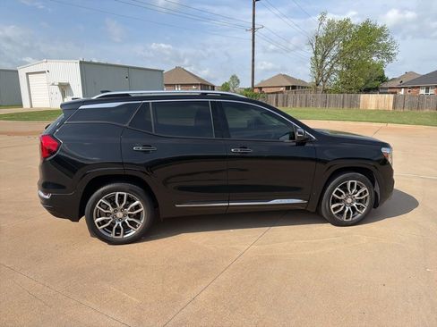 Used 2022 GMC Terrain Denali w/ LPO, Floor Liner Package AWD/4WD image 9