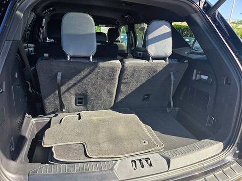 Used 2022 Ford Explorer ST w/ ST Street Pack image 12