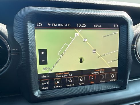 Used 2021 Jeep Wrangler Unlimited Sahara AWD/4WD image 29