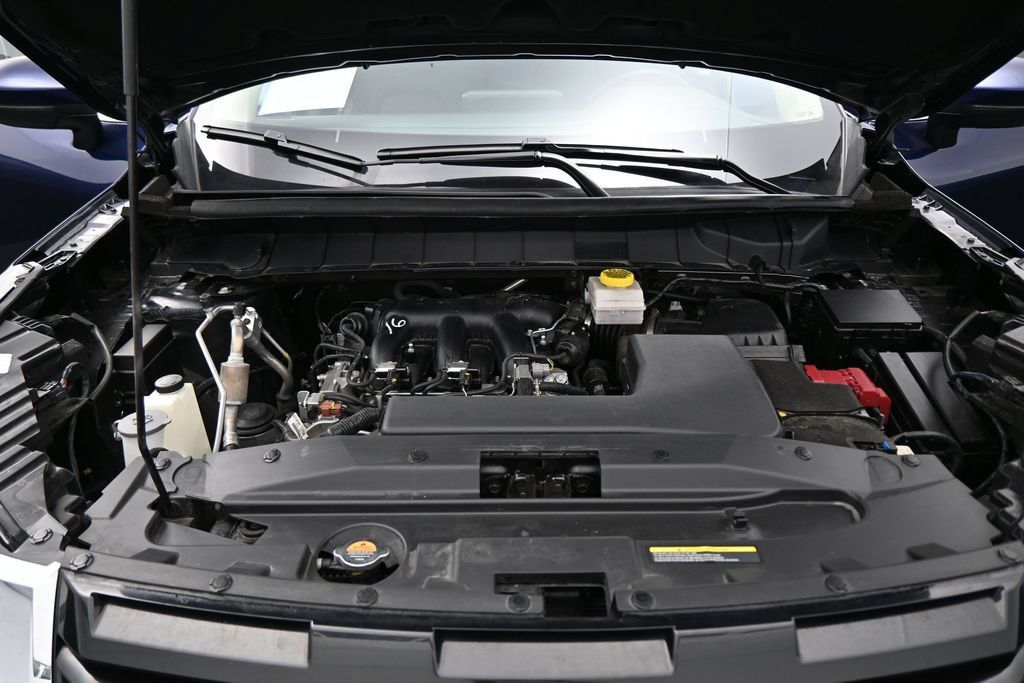 Used 2025 Nissan Pathfinder SV AWD/4WD image 31