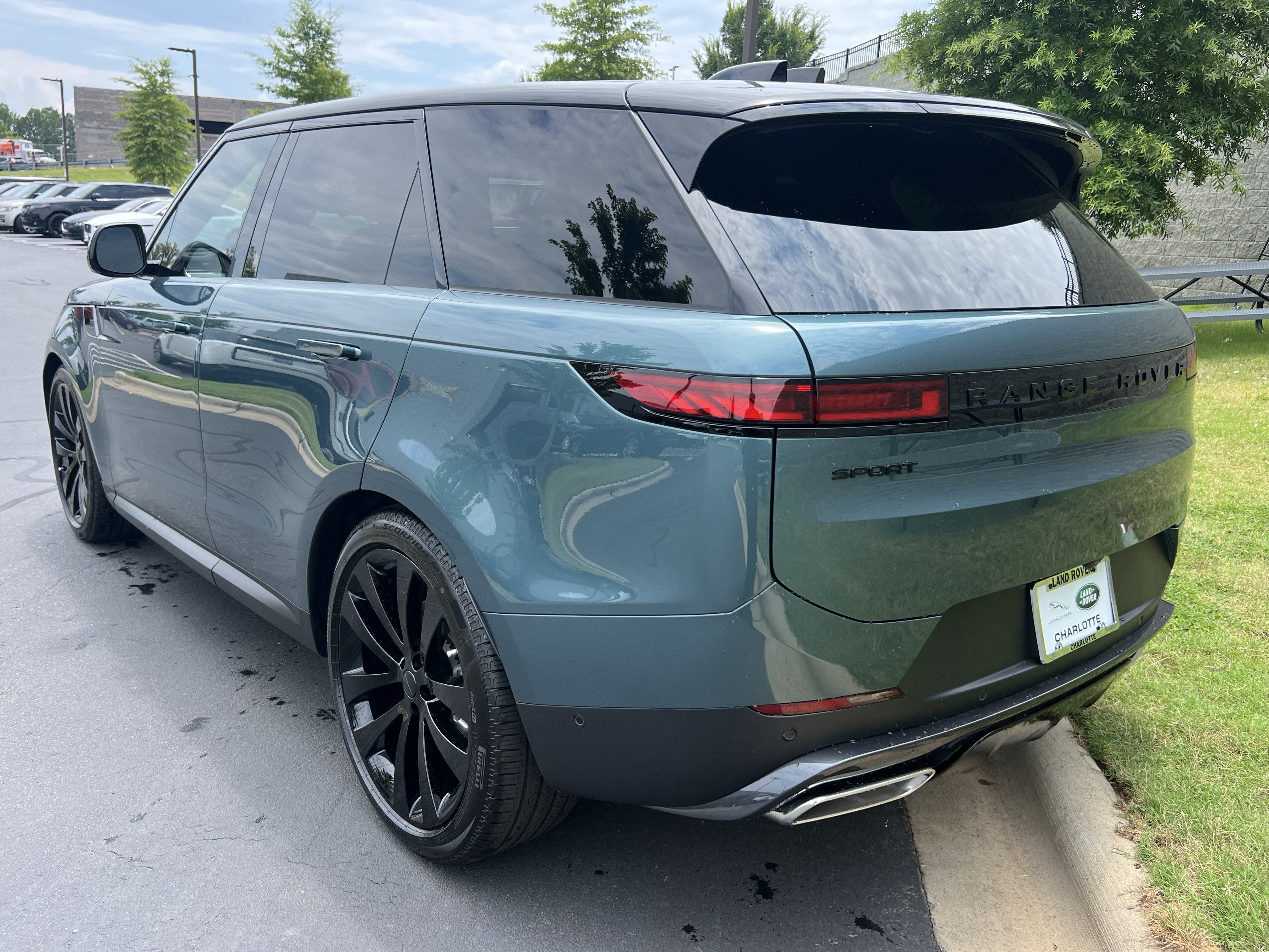 New 2026 Land Rover Range Rover Sport SE AWD/4WD image 5