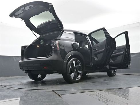 Used 2025 Nissan Kicks SR image 51