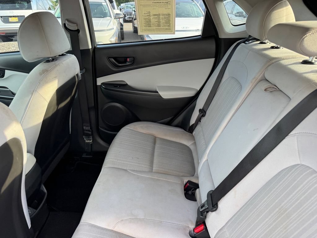 Used 2023 Hyundai Kona SEL FWD image 8