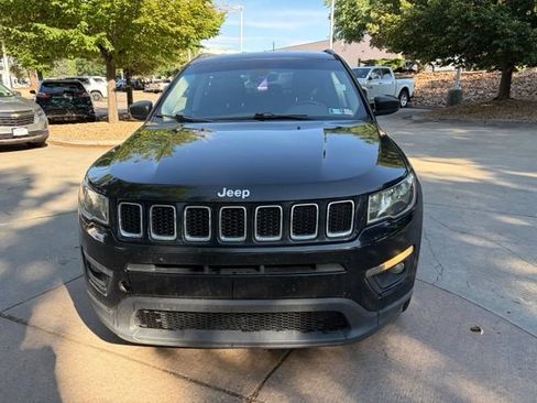 Used 2018 Jeep Compass Latitude w/ Popular Equipment Group AWD/4WD image 6