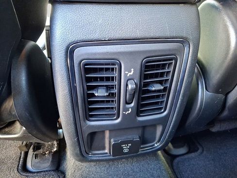 Used 2022 Jeep Grand Cherokee Laredo X AWD/4WD image 12
