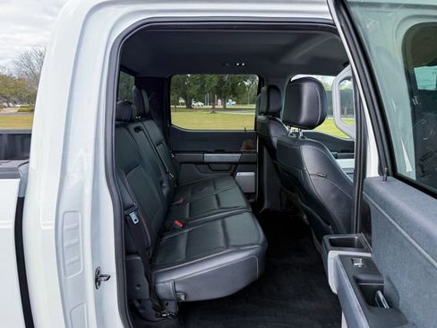 Used 2021 Ford F150 Lariat w/ Trailer Tow Package image 25