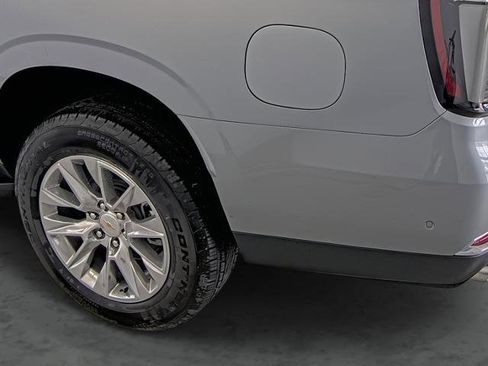 New 2026 Chevrolet Suburban Premier w/ Sun And Tow Package AWD/4WD image 9