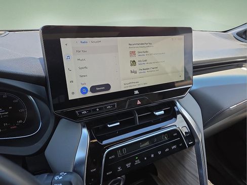 Used 2024 Toyota Venza Limited AWD/4WD image 16