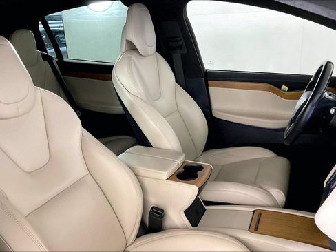 Used 2019 Tesla Model X 75D AWD/4WD image 6