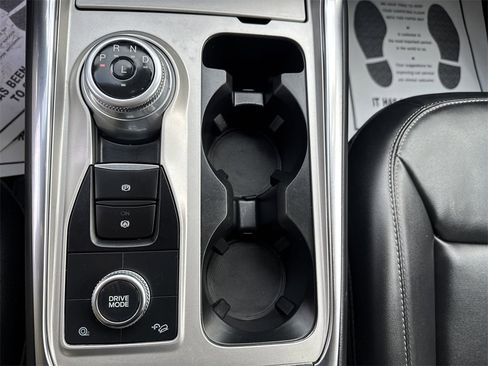 Used 2022 Ford Explorer XLT w/ Equipment Group 202A image 23